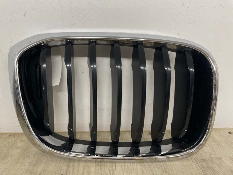 Решетка радиатора правая BMW X3 2018 2019 2020 51138091726 Б/У