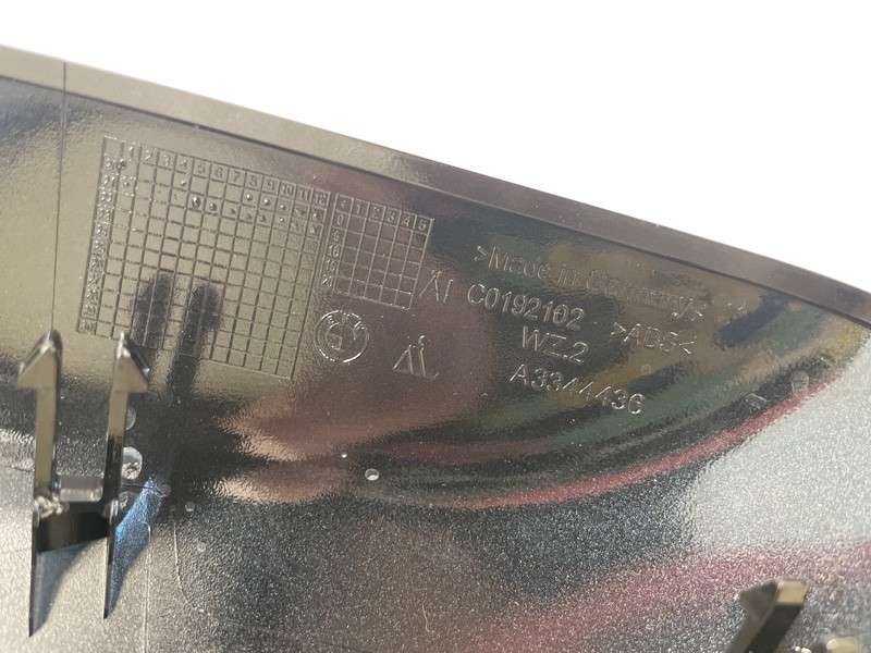 НАКЛАДКА ЗЕРКАЛА правая 1 F40