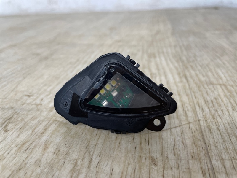 ФОНАРЬ правый OCTAVIA A8