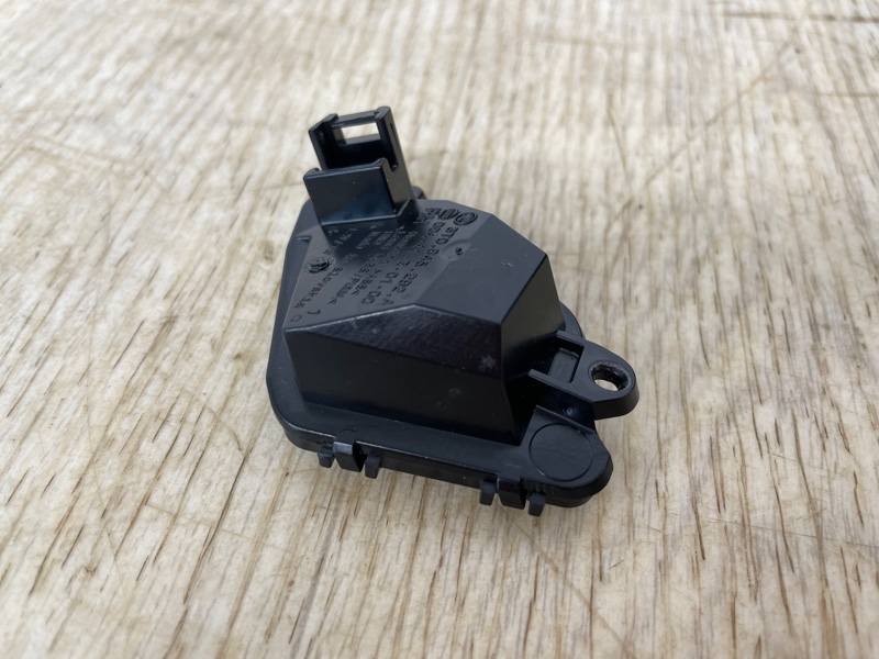 ФОНАРЬ правый OCTAVIA A8