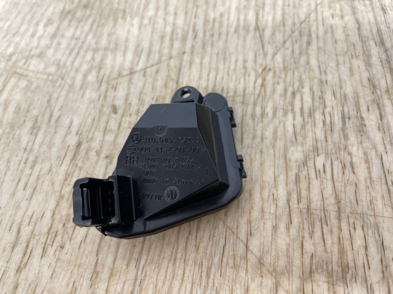 ФОНАРЬ правый OCTAVIA A8