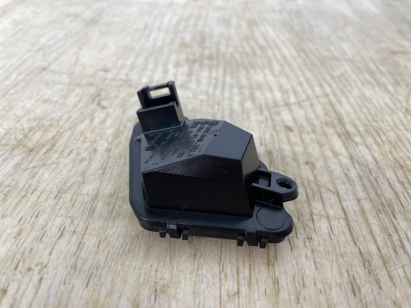 ФОНАРЬ правый OCTAVIA A8