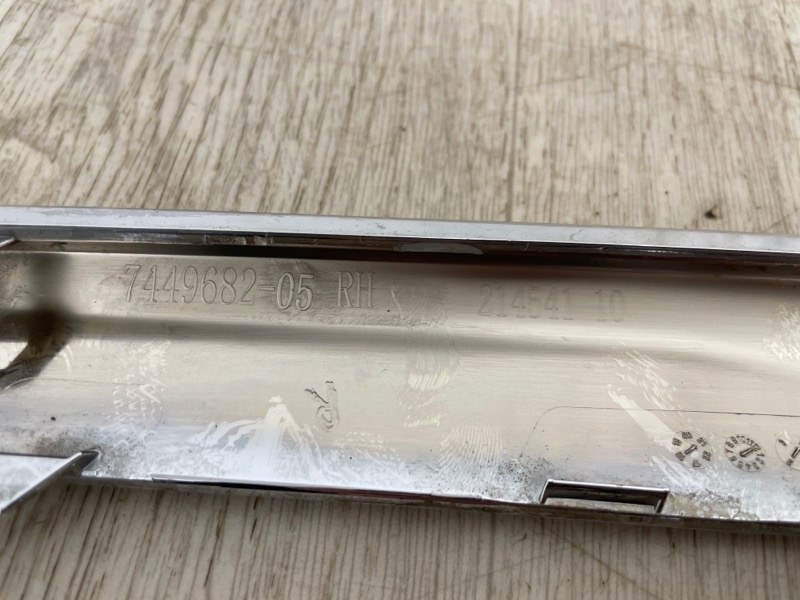 Накладка на бампер передняя правая X5 2018 2019 2020 2021 2022 2023 G05