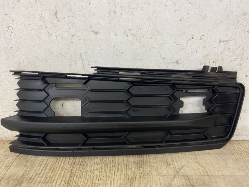 РЕШЕТКА БАМПЕРА правая SKODA KODIAQ 2016 2017 2018 2019 2020 2021 2022 565807368 Б/У
