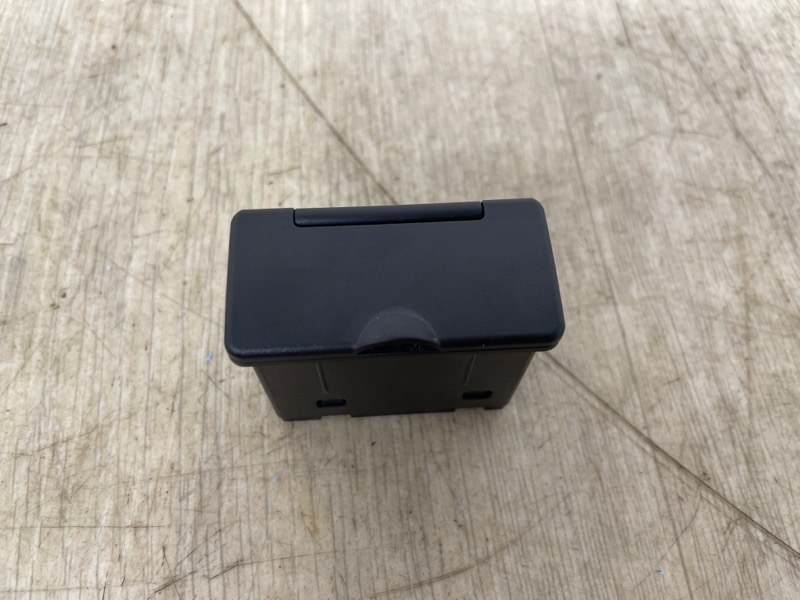 Запчасть блок aux HAVAL F7 2019 2020 2021 2022 2023 3784100AKQ00A контрактная БЛОК AUX HAVAL F7 2019 2020 2021 2022 2023 3784100AKQ00A контрактная