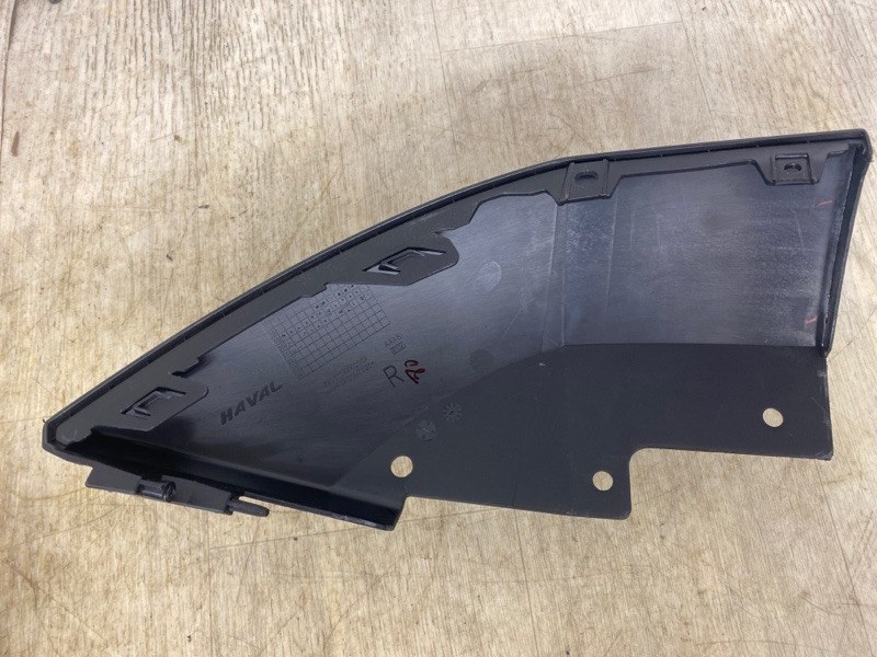 НАКЛАДКА передняя правая F7 2019 2020 2021 2022