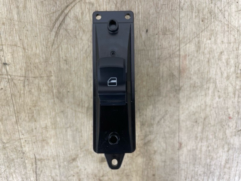 Кнопка стеклоподъемника передняя правая HAVAL F7 2019 2020 2021 2022 2023 2024 3746200XKQ00A контрактная