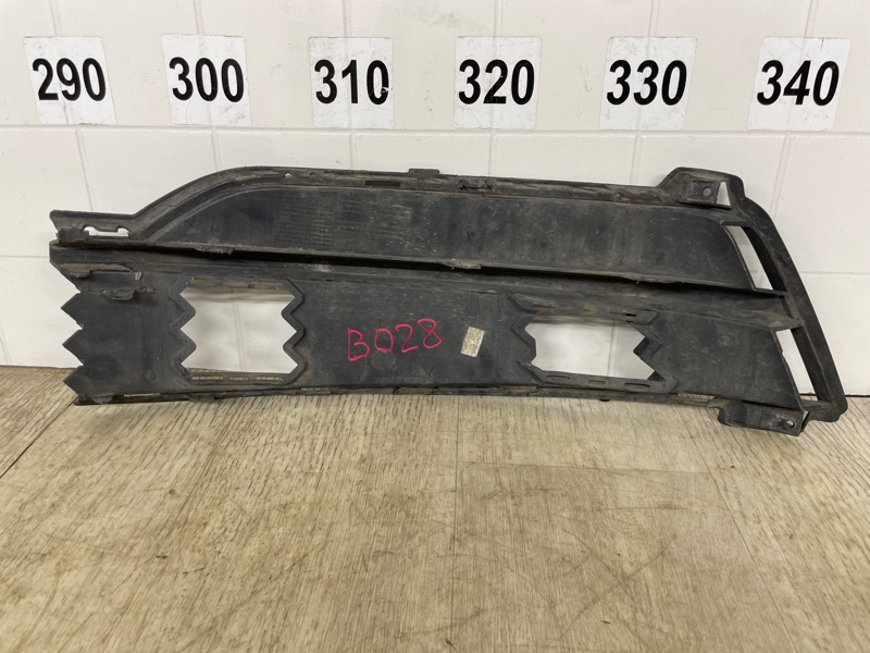 РЕШЕТКА БАМПЕРА передняя правая KAROQ 2021 2022