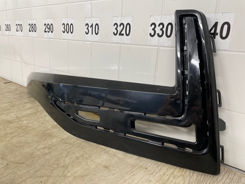 Молдинг бампера передний левый JS4 2021 2022 2023 2024