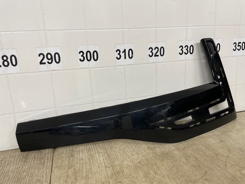 Молдинг бампера передний левый МОСКВИЧ JS4