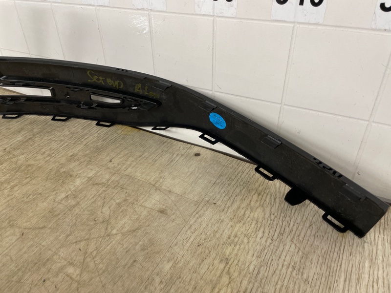 Молдинг бампера передний левый JS4 2021 2022 2023 2024