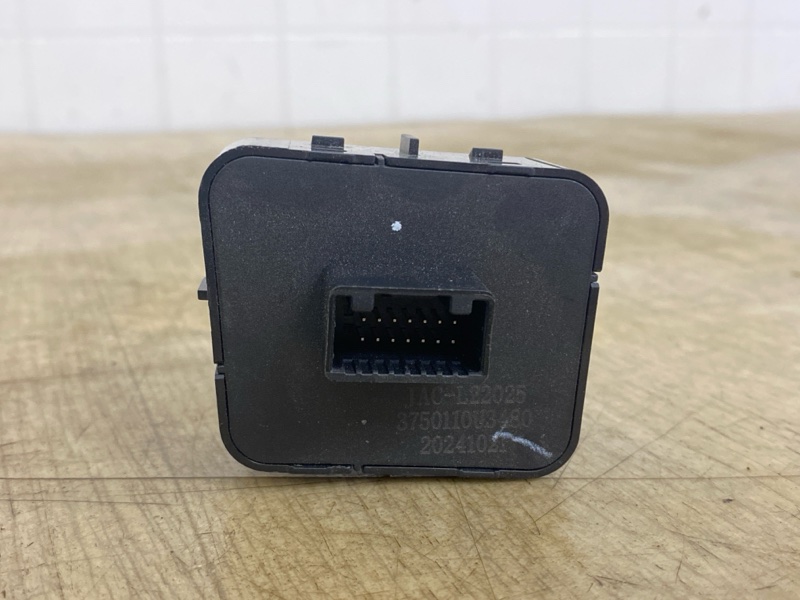 Кнопка антипробуксовочной системы 3 2021 2022 2023 2024 2025