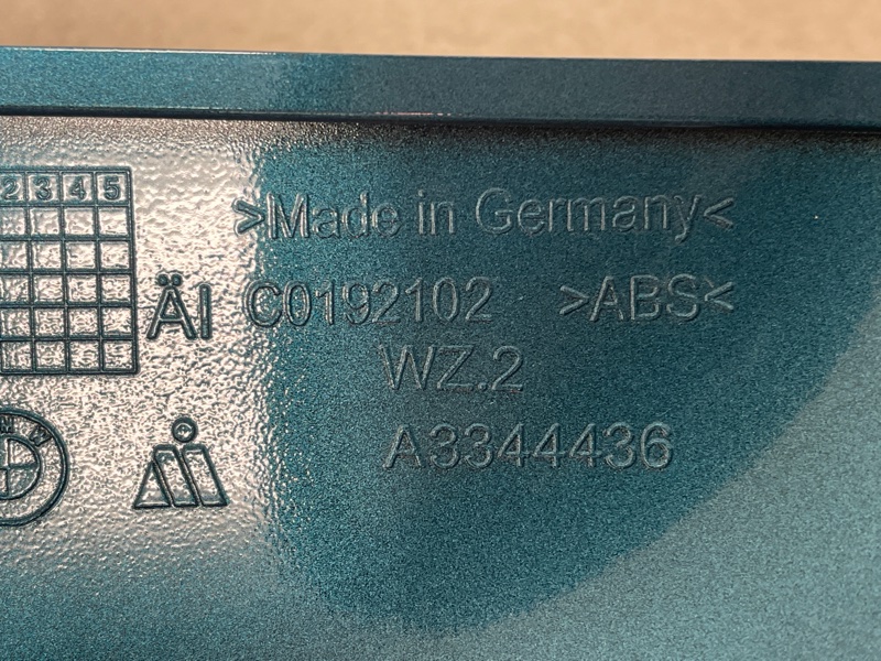 НАКЛАДКА ЗЕРКАЛА правая 1 F40 НАКЛАДКА ЗЕРКАЛА правая 1 F40