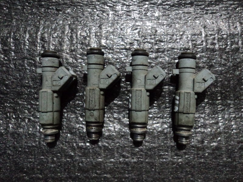 Форсунка Toyota 4AFE (б/у) Форсунка Toyota 4AFE (б/у)