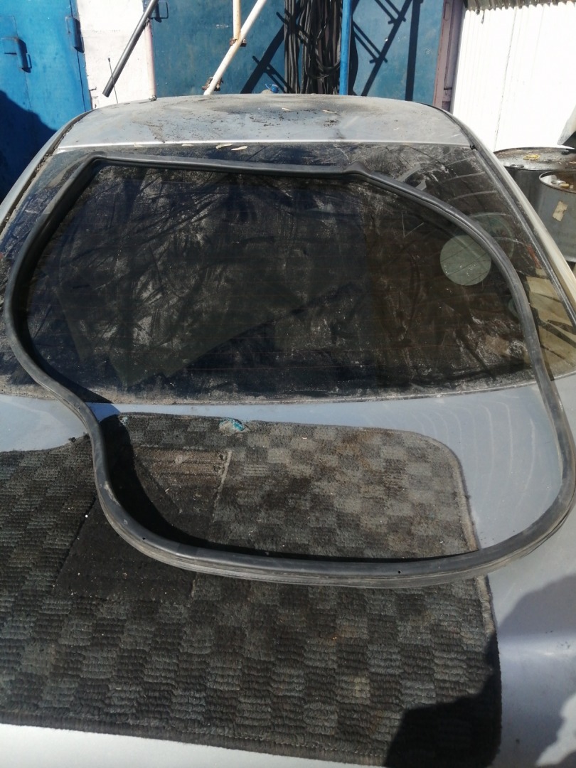 Уплотнительная резинка Subaru Impreza GE задняя левая (б/у)