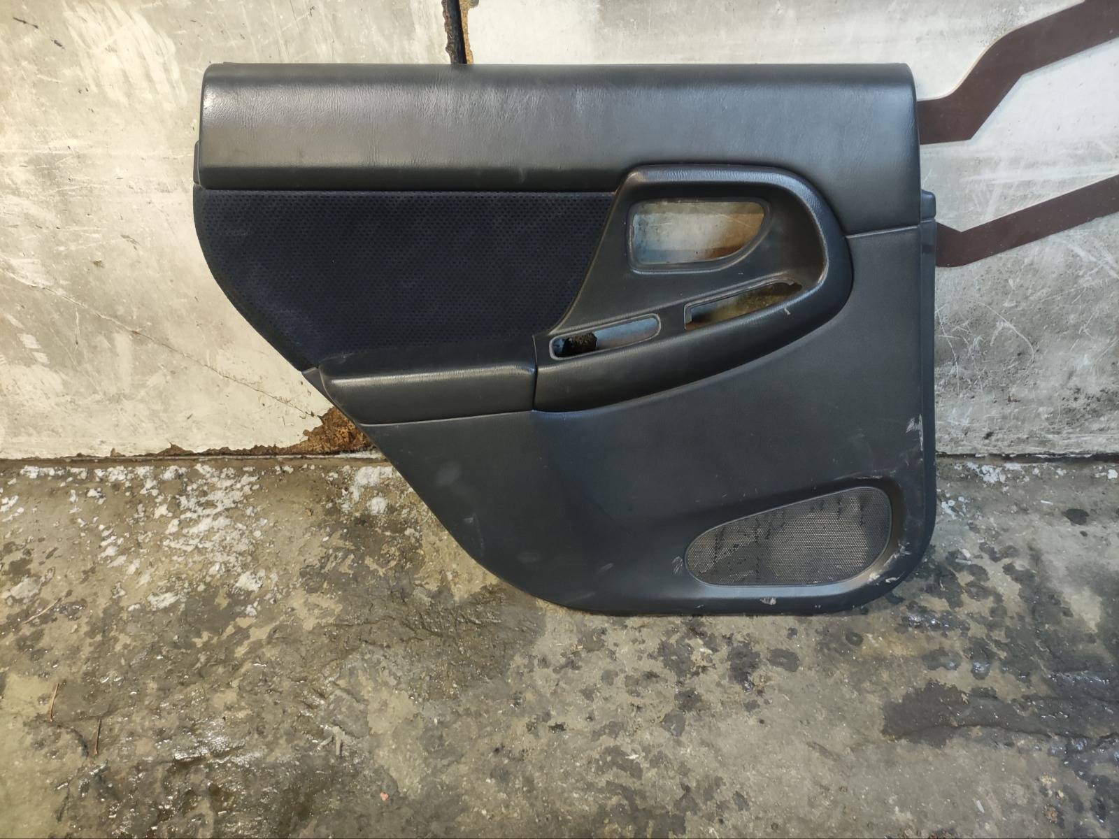 Дверная карта Subaru Impreza GG GD задняя левая (б/у)