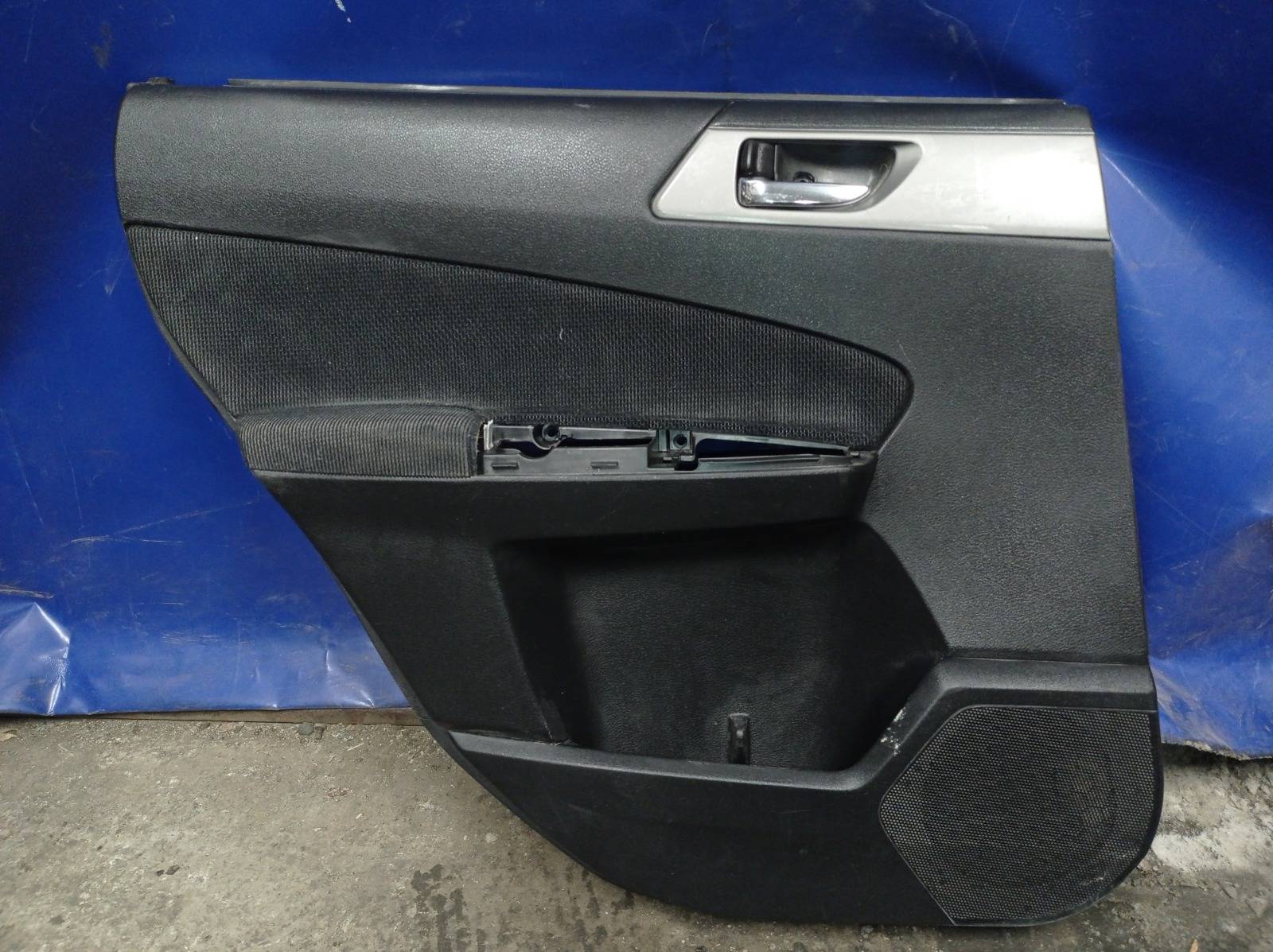 Дверная карта Subaru Forester SH задняя левая (б/у)
