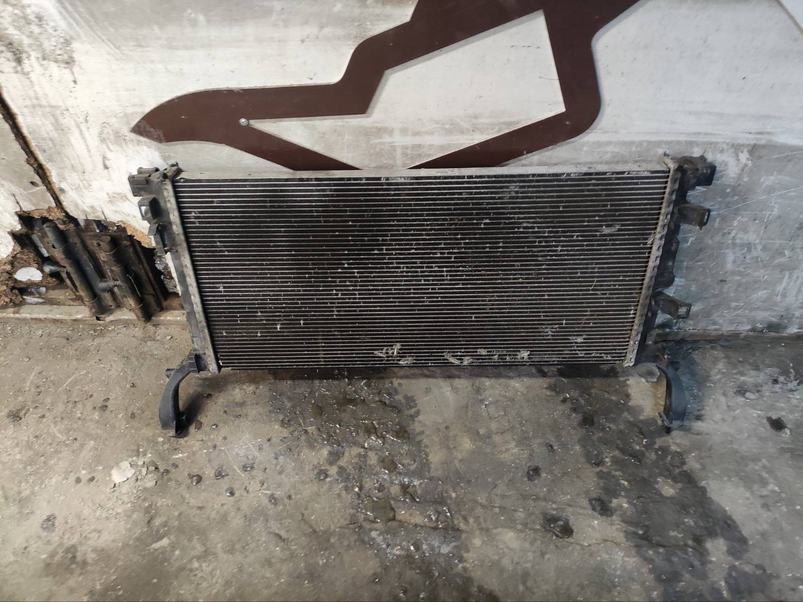 Радиатор ДВС Laguna 3