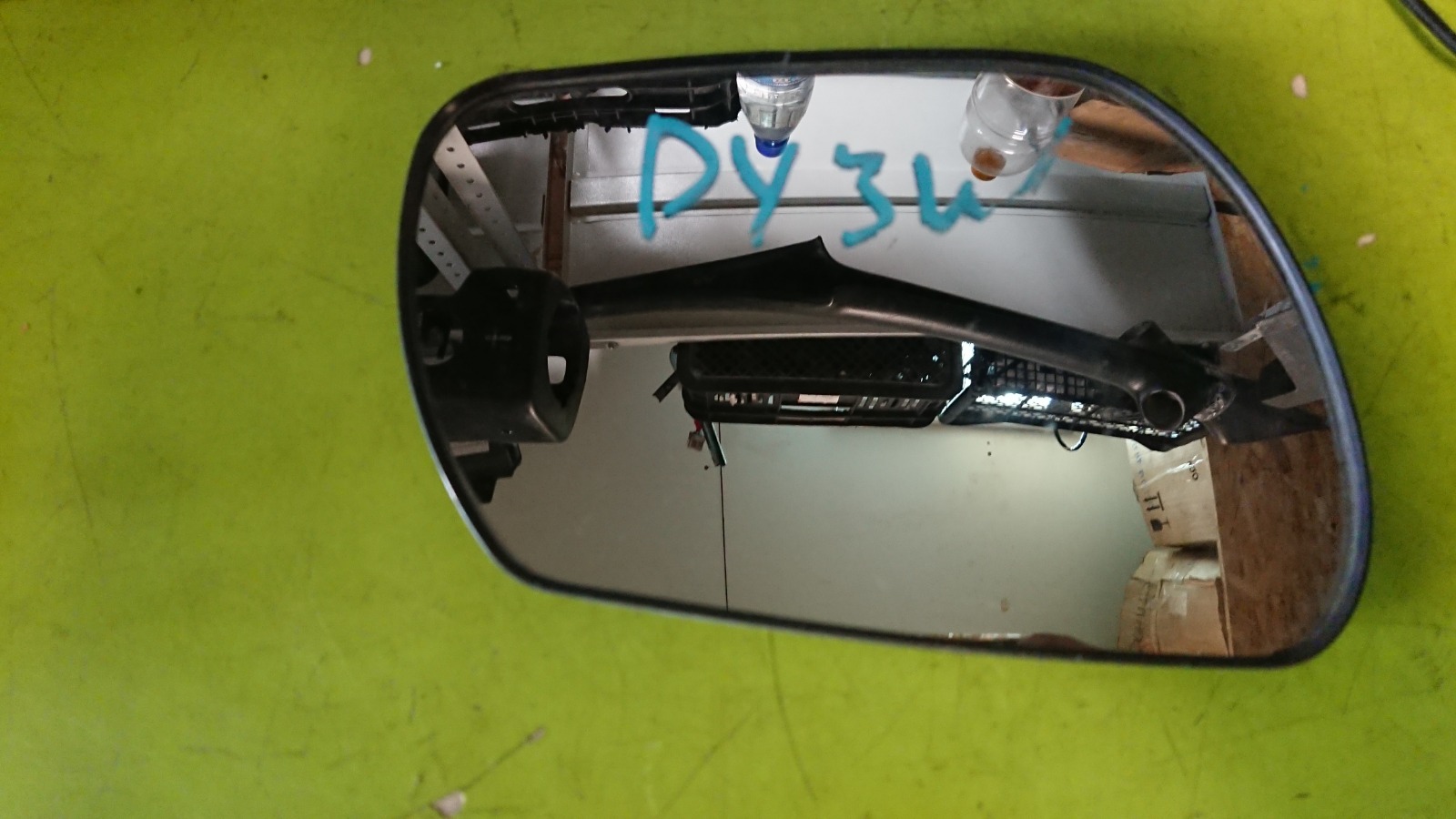 Зеркальный элемент Mazda Demio DY 2004 правый (б/у)