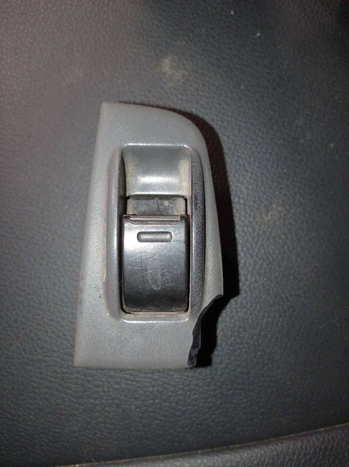 Кнопка стеклоподъёмника Toyota Camry XV10 5SFE 1994 задняя левая (б/у)