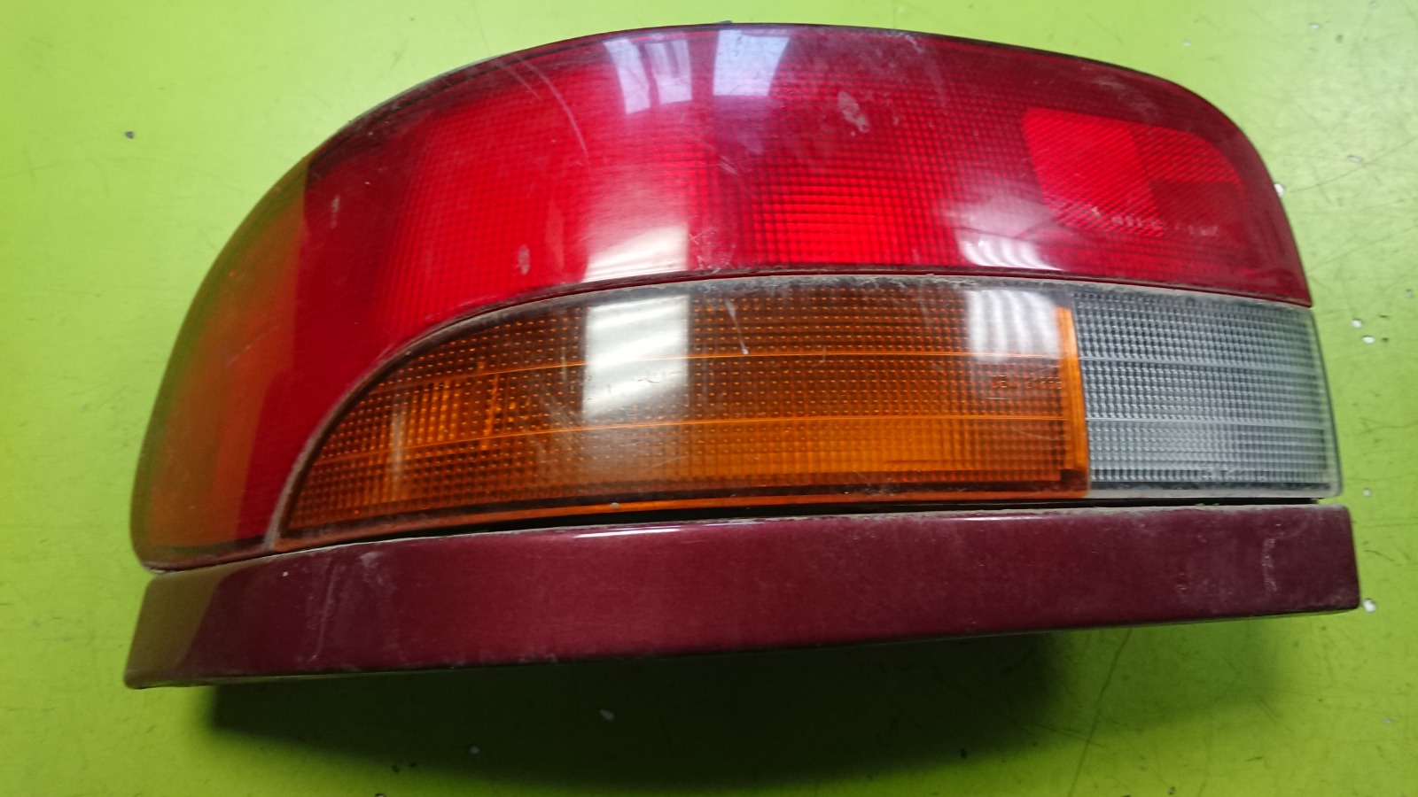Задний фонарь Subaru Impreza GF EJ15E 1994 левый (б/у)