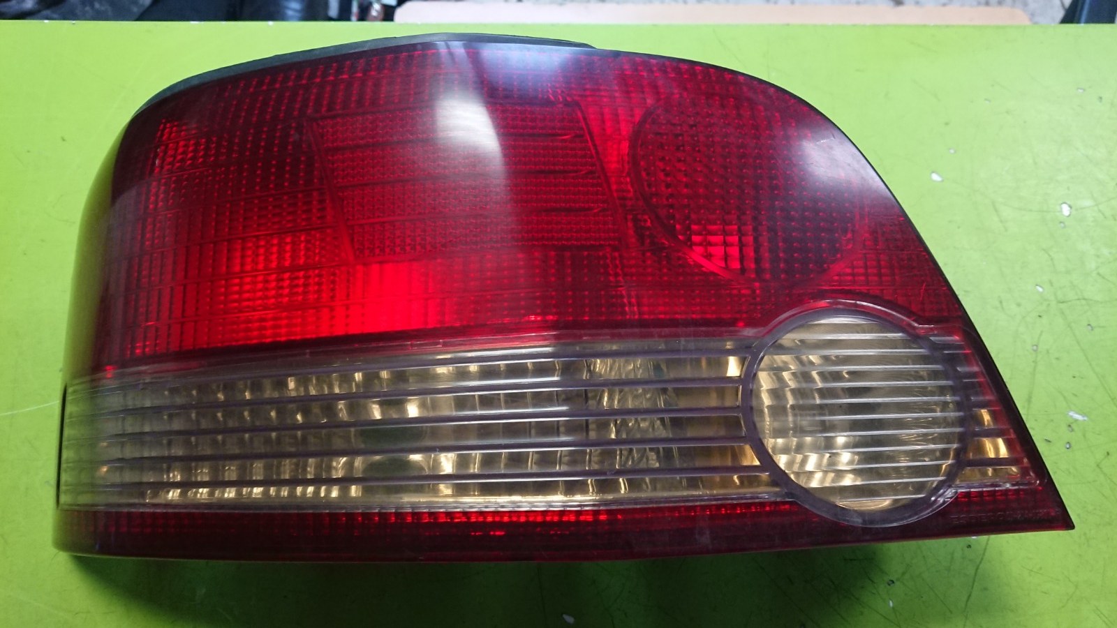 Задний фонарь Mitsubishi Galant EA1A 2000 левый (б/у)