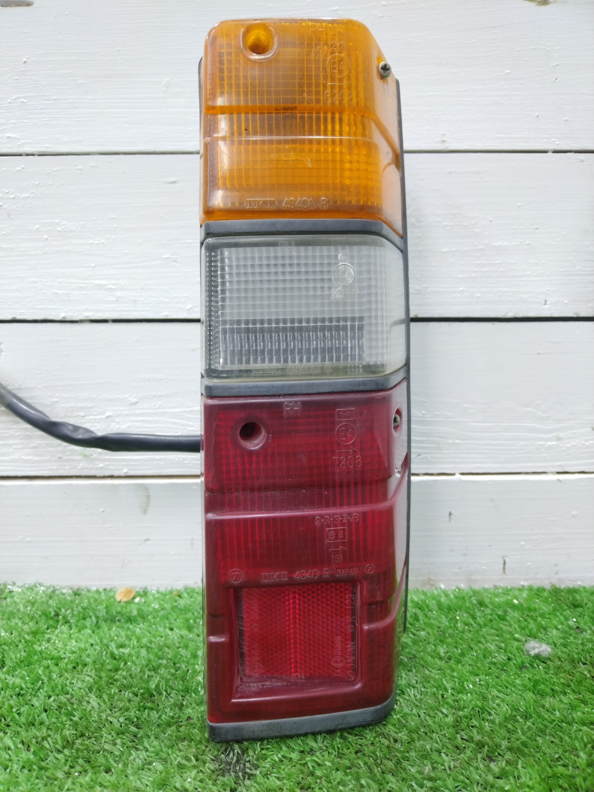 Задний фонарь правый Subaru Domingo Б/У