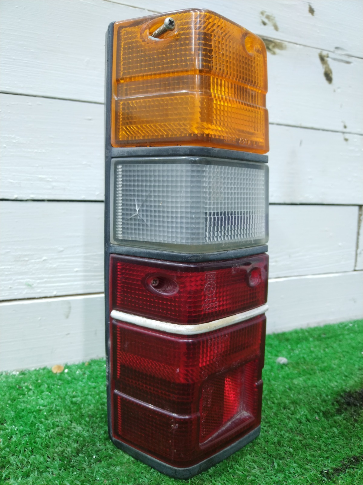 Задний фонарь левый Subaru Domingo Задний фонарь левый Subaru Domingo