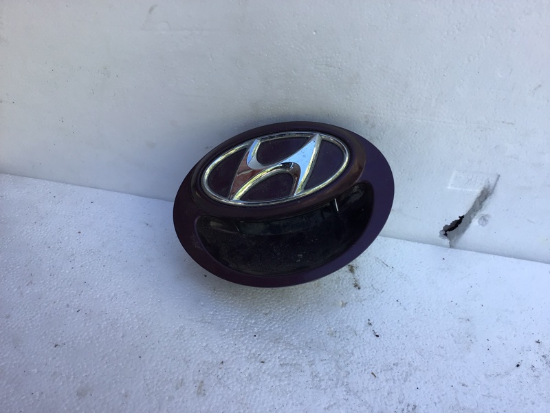 Кнопка открывания багажника Hyundai Solaris ХЕТЧБЕК задняя (б/у)