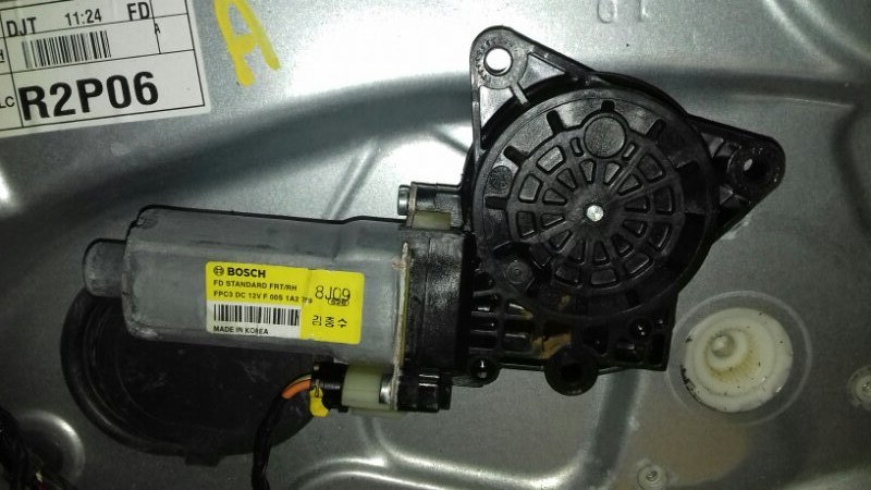 Мотор стеклоподъемника Hyundai I30 FD 2010 передний правый (б/у)