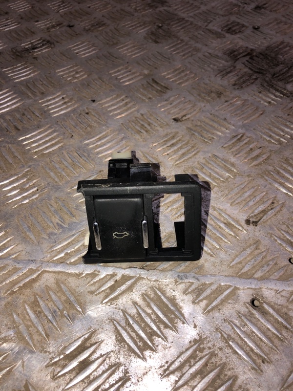 Кнопка открывания багажника Geely Emgrand Ec7 FE-1 JL4G18 2014 (б/у)