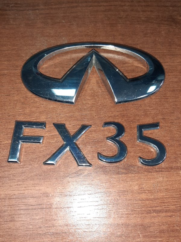 Эмблема Infiniti Fx35 (б/у)