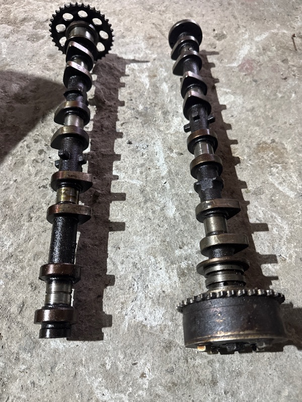 Распредвал TOYOTA CAMRY ACV40 2AZFE 06 (б/у) Распредвал TOYOTA CAMRY ACV40 2AZFE 06 (б/у)