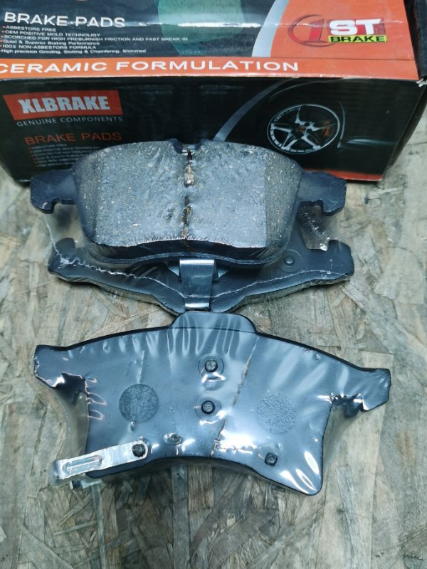 Тормозные колодки передние Ford Focus 2 Focus 3 AB1583 новая