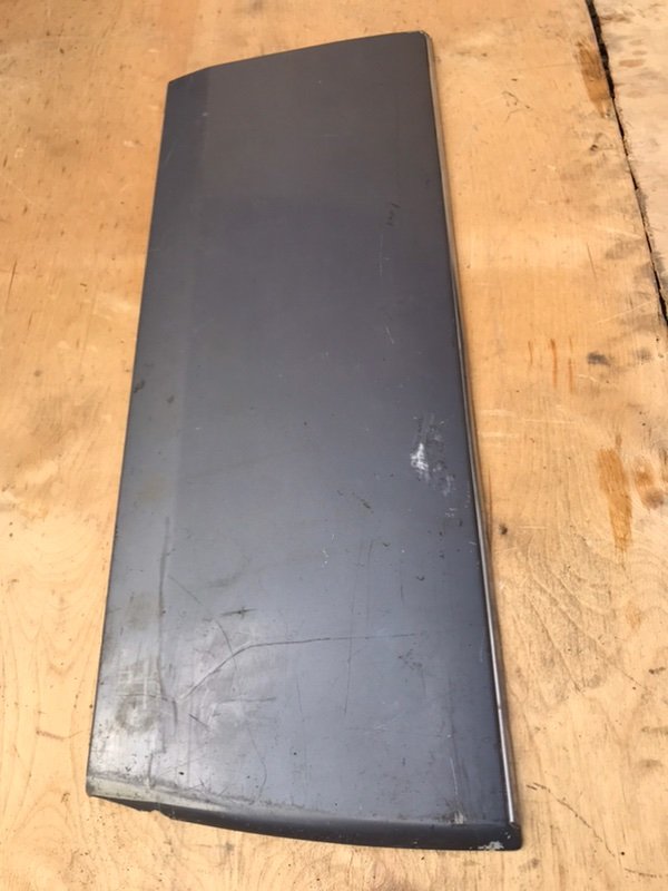 Накладка двери задняя правая Mercedes W124 1993 250D om605.911 A1246901840 Б/У