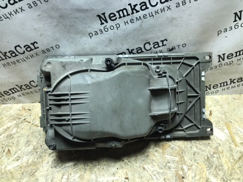 Стекло фары HELLA левое w123 1980 Седан 110.984