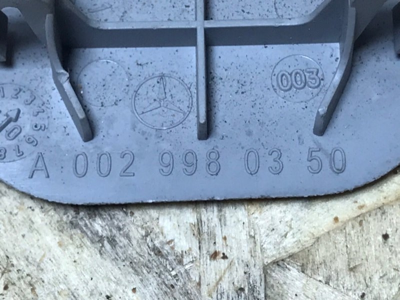 Заглушка потолка правая Mercedes Vito 639 рест 651.940