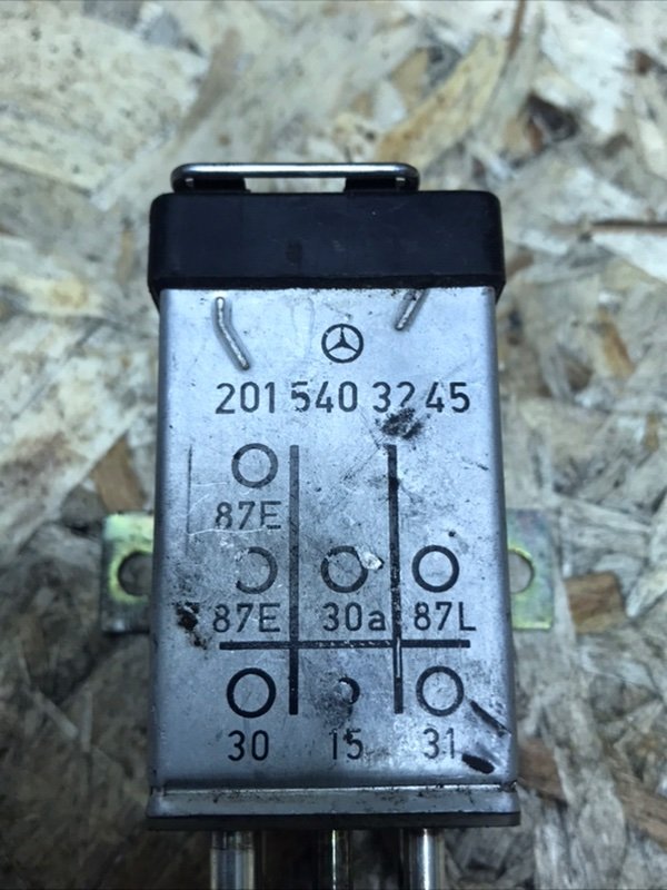 Реле перегрузки C180 1996 W202 111.920