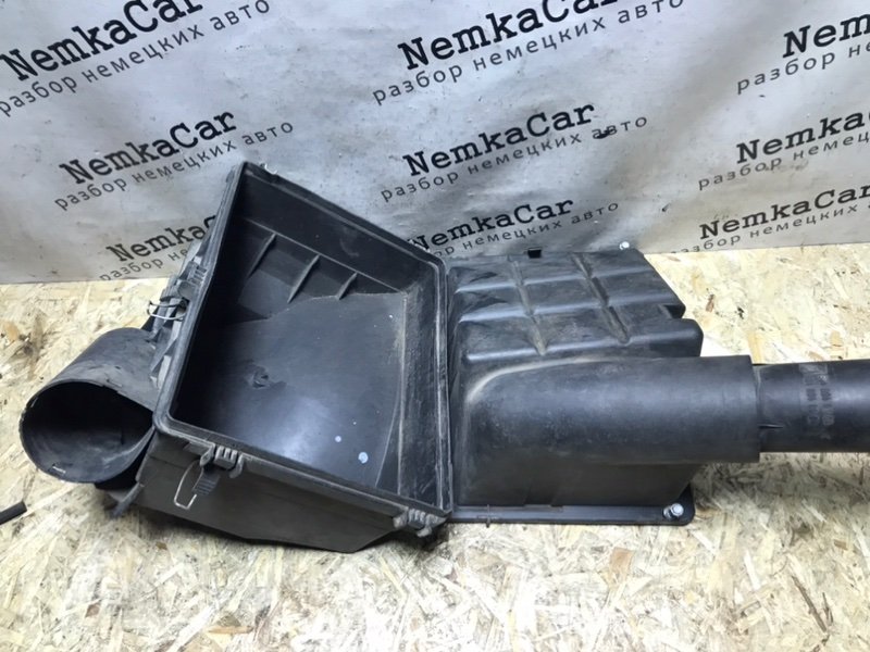 Корпус воздушного фильтра Mercedes C180 1996 W202 111.920 A1110940202 Б/У