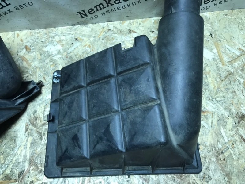 Корпус воздушного фильтра C180 1996 W202 111.920