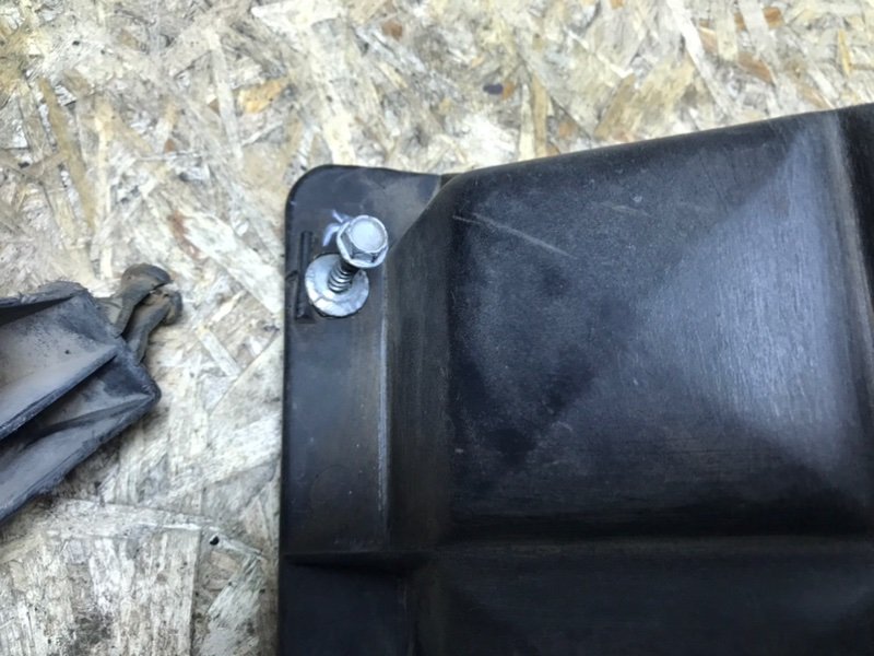 Корпус воздушного фильтра C180 1996 W202 111.920