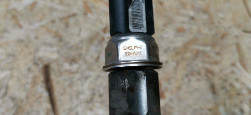 Топливная рампа с регулятором VIANO 2011 639 рест 651.940