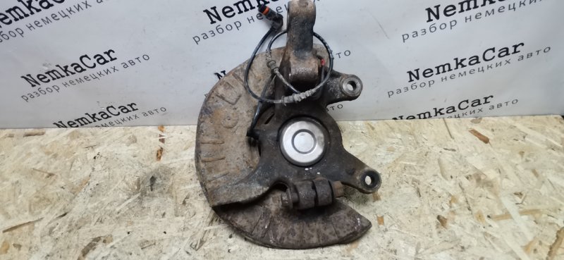 Кулак поворотный передний правый Mercedes VIANO 2011 639 рест 651.940 A6393301332 контрактная