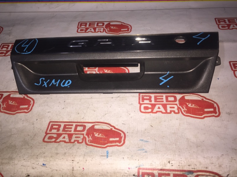 Накладка 5-й двери Toyota Gaia SXM10 3S (б/у)