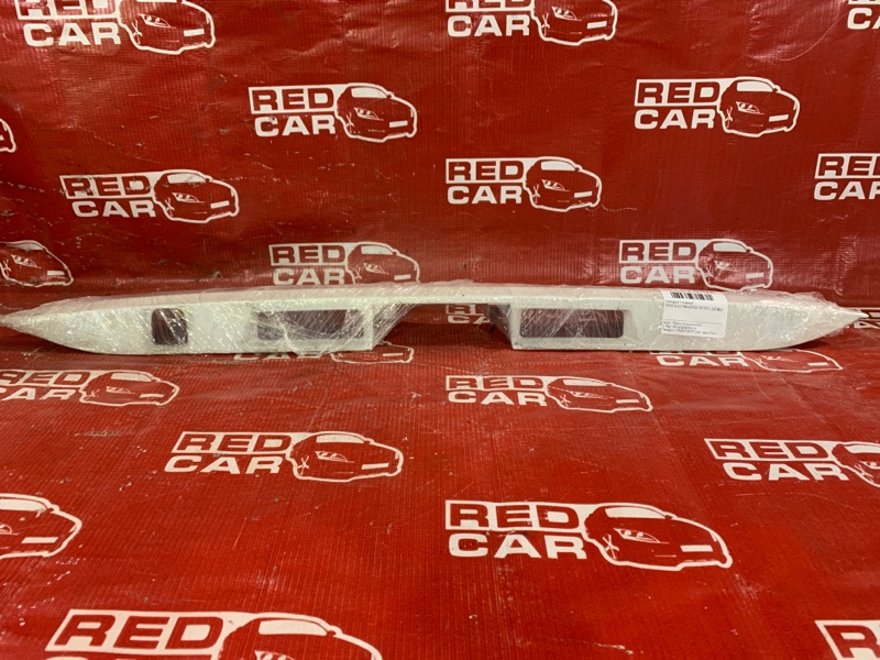 Накладка 5-й двери Toyota Estima ACR50-7073972 2AZ-B628041 2009 (б/у)