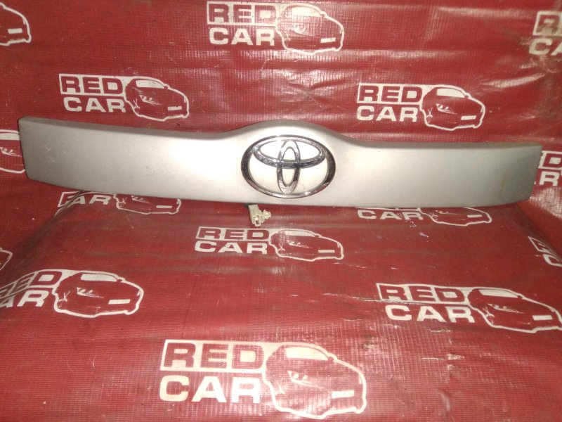 Накладка 5-й двери Toyota Succeed NCP50 (б/у)
