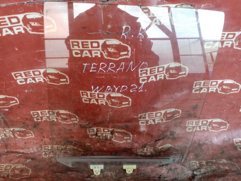 Стекло двери Nissan Terrano WBYD21 заднее правое (б/у)