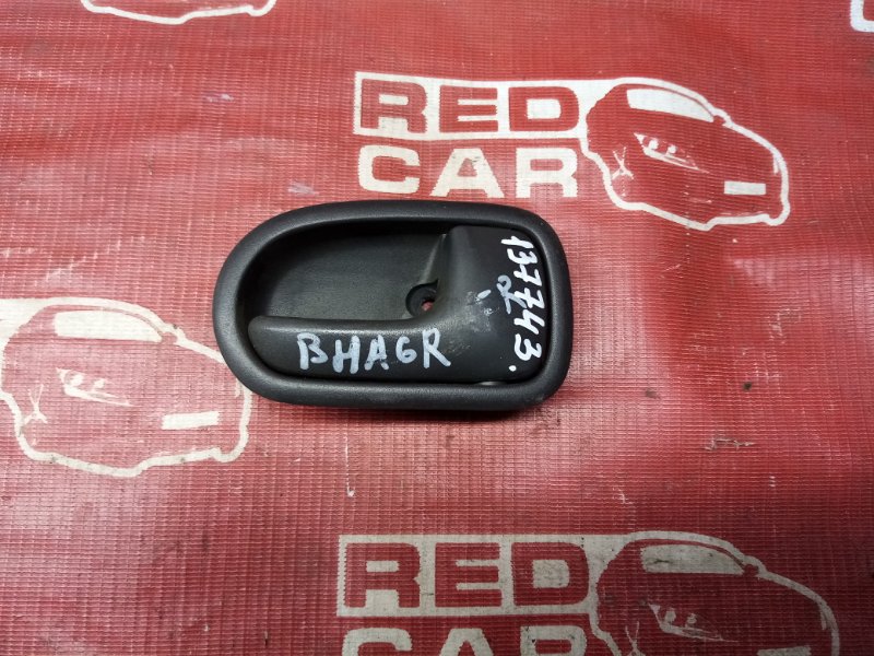 Ручка двери внутренняя Mazda Familia BHA6R передняя правая (б/у)