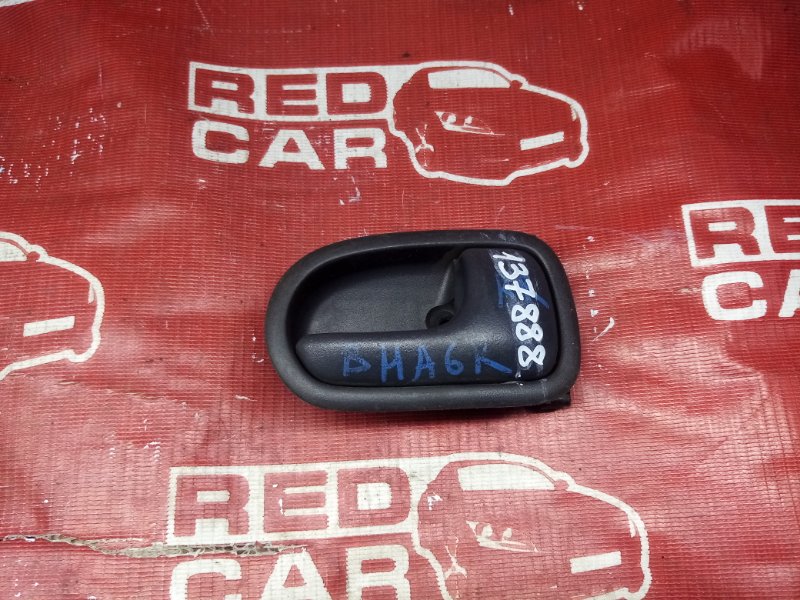 Ручка двери внутренняя Mazda Familia BHA6R задняя правая (б/у)