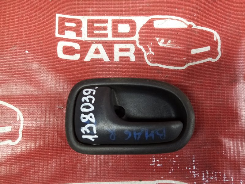 Ручка двери внутренняя Mazda Familia BHA6R передняя левая (б/у)